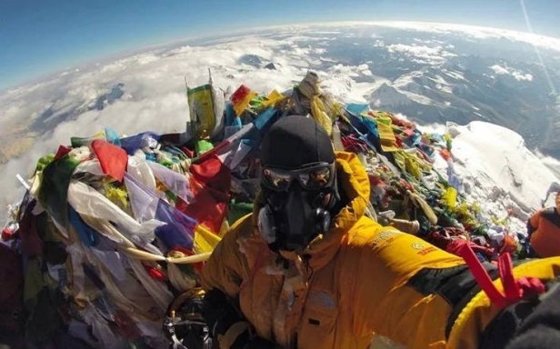 flat-earth-everest-smartphonegreece