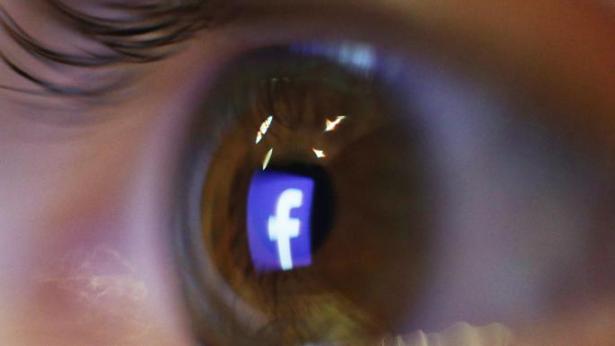 facebook-naked-pics-Smartphonegreece