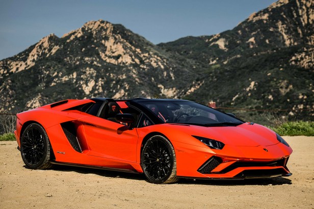 Lamborghini_aventador_Smartphonegreece (1)