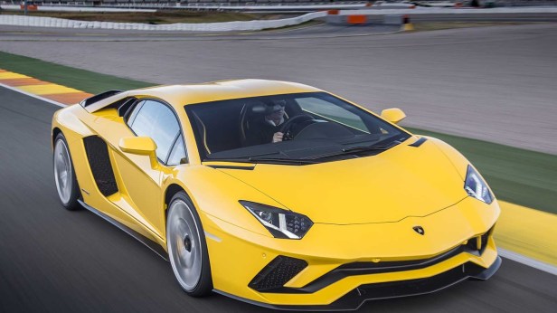 Lamborghini_aventador_Smartphonegreece (2)