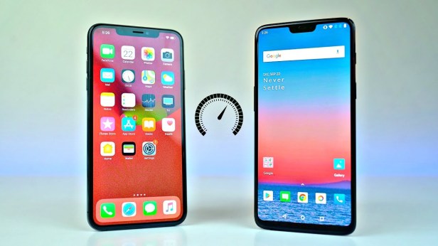 iPhoneXS-vs-OnePlus6-Smartphonegreece