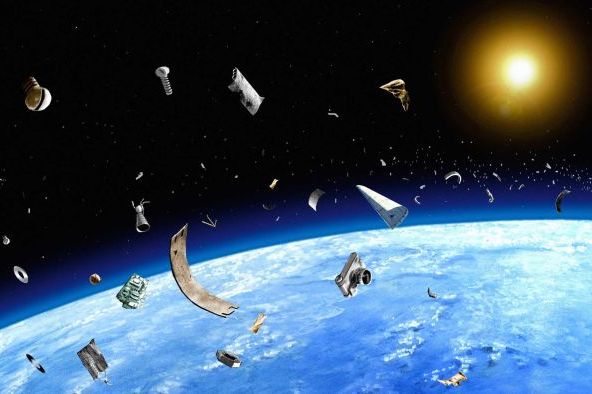 space-trash-Smartphonegreece (1)