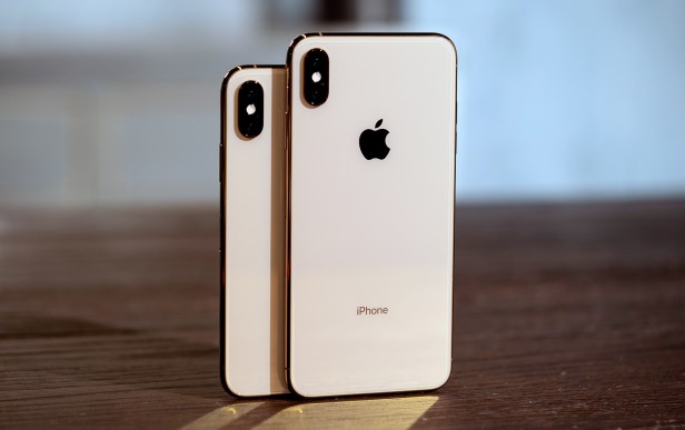 iPhoneXS-XSMax-droptest-Smartphonegreece