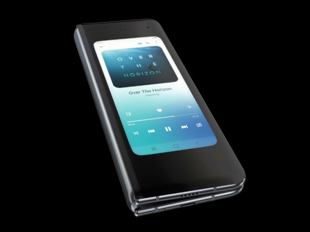 galaxy-fold-outer-screen-and-gap-1