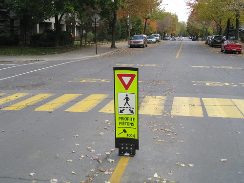 Quebec-crosswalk-Smartphonegreece