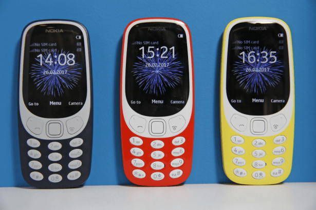 FEATURE-PHONES-SMARTPHONEGREECE