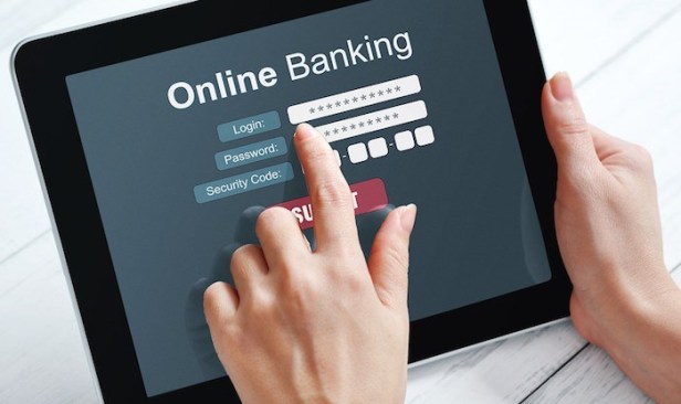 Online-Banking-Smartphonegreece