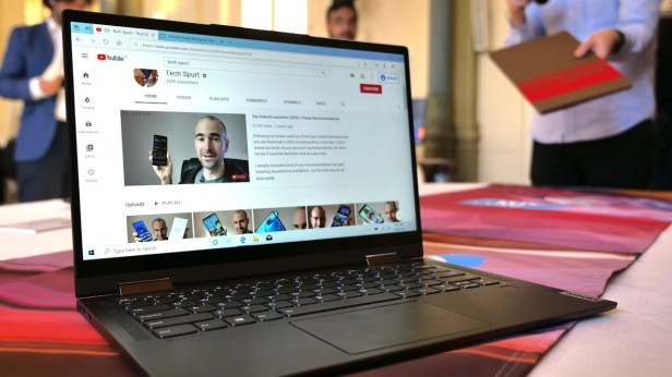 The-Worlds-First-5G-Laptop-Lenovo-Smartphonegreece (2)