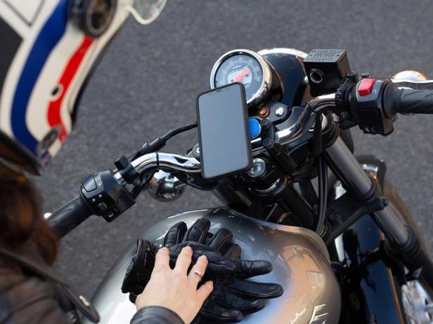 Moto_iPhone-Smartphonegreece