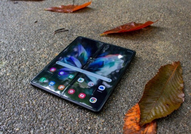 samsung-galaxy-z-fold-3-Snmartphonegreece