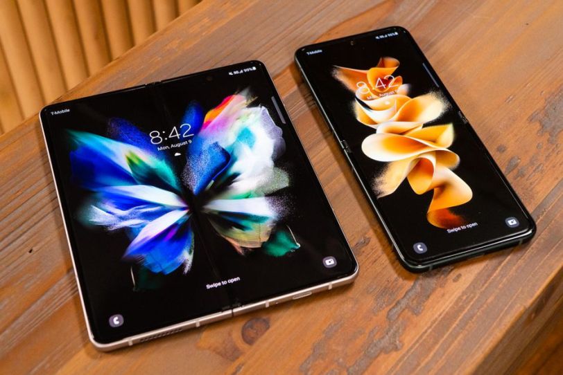 Samsung-Galaxy-Z-Fold3-and-Z-Flip3-Smartphonegreece