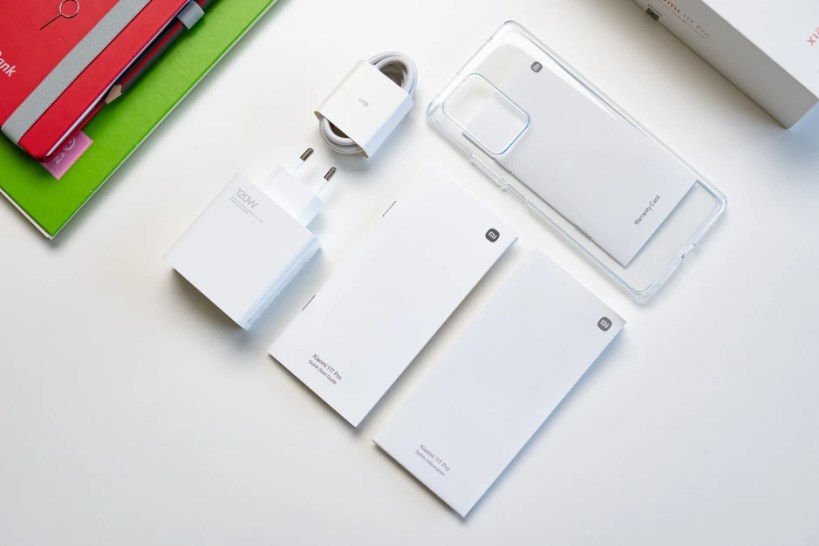 Xiaomi-11T-Pro-charger-Smartphonegreece