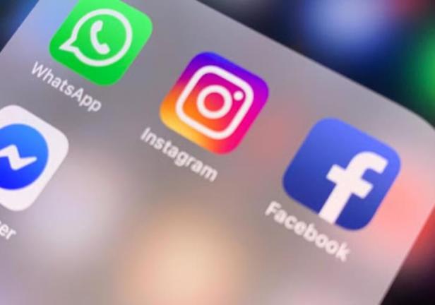 facebook-instagram-Whatsapp-Smartphonegreece