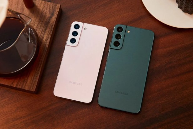 Samsung-Galaxy-S22-Plus-Smartphonegreece