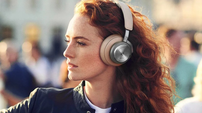 headphones-Smartphonegreece