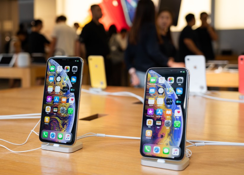 iphone-charger-Smartphonegreece