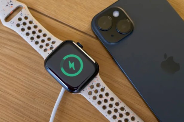 apple-watch-series-charge-Smartphonegreece