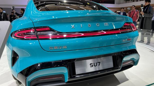 Xiaomi-car-SU7-Max-Smartphonegreece